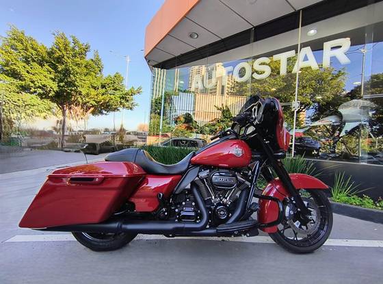 HARLEY-DAVIDSON STREET GLIDE SPECIAL 